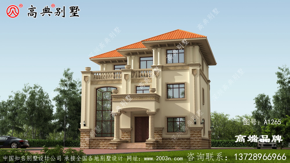 厨房旁边有储藏室和餐厅设计，热菜上桌不非常方便
